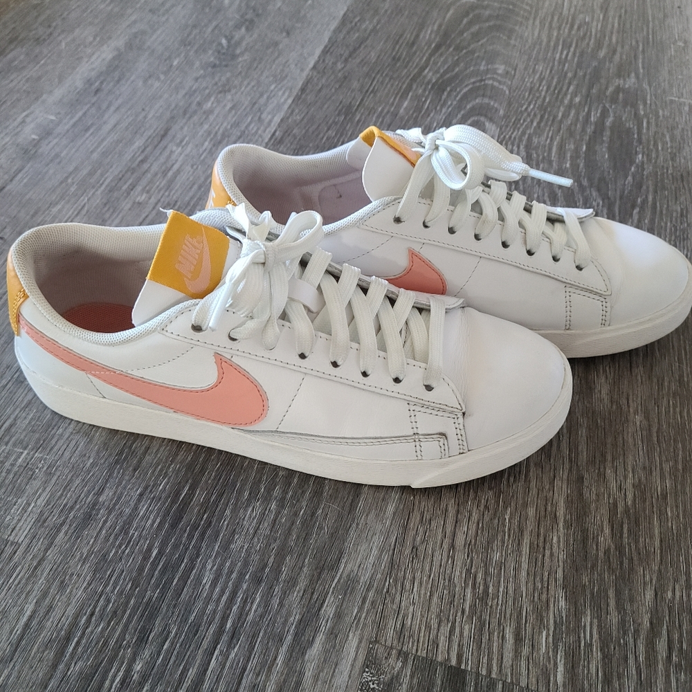 Nike blazers low